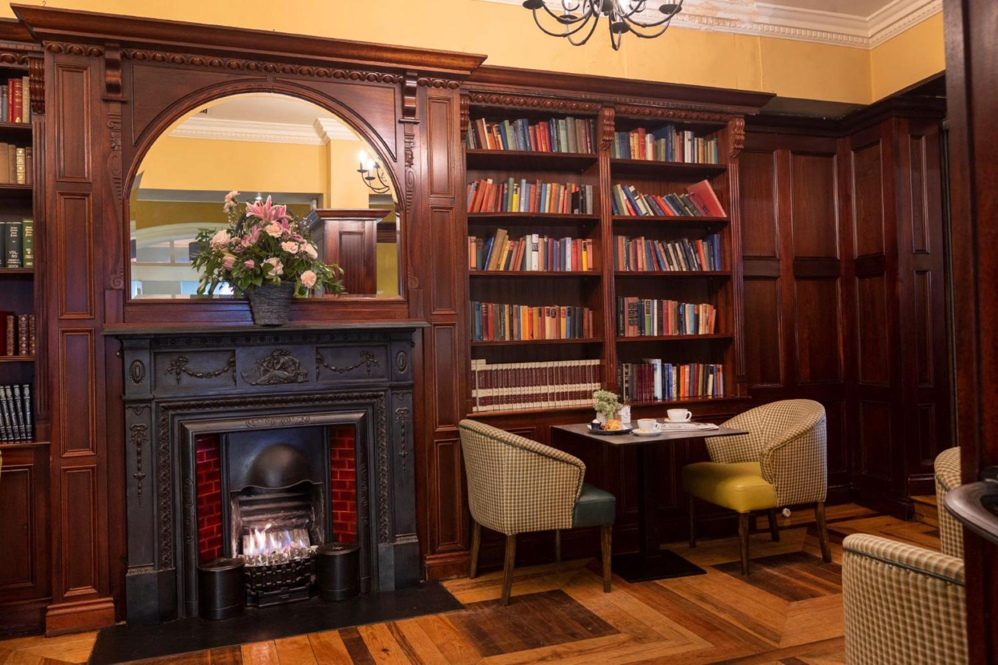 Cahir House Hotel Екстериор снимка
